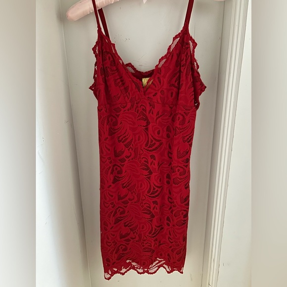 H&M Red lace dress - Picture 1 of 1